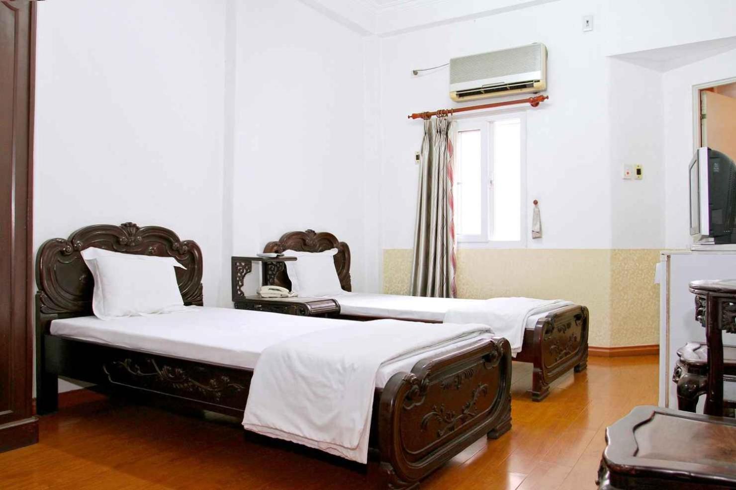 Hoang Cuong Hotel 15 Nguyen Thai Hoc ฮานอย ภายนอก รูปภาพ
