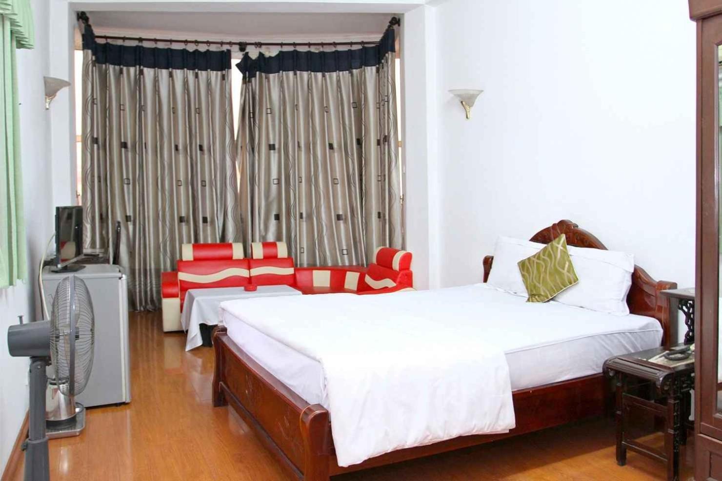 Hoang Cuong Hotel 15 Nguyen Thai Hoc ฮานอย ภายนอก รูปภาพ