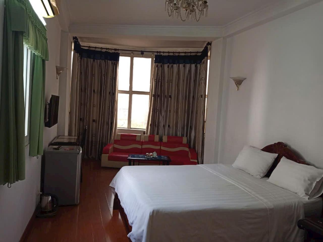 Hoang Cuong Hotel 15 Nguyen Thai Hoc ฮานอย ภายนอก รูปภาพ