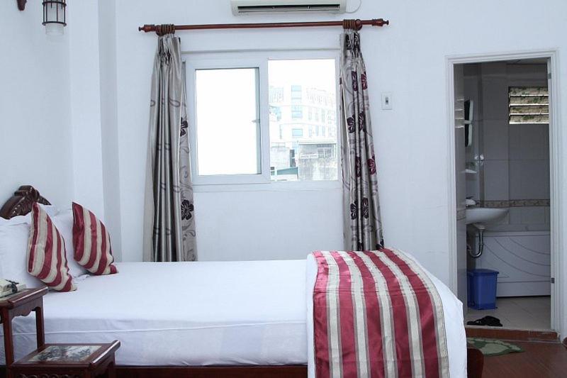 Hoang Cuong Hotel 15 Nguyen Thai Hoc ฮานอย ภายนอก รูปภาพ